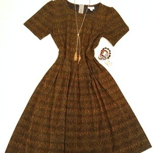 GORGEOUS XL Lularoe Amelia dress.  Has pockets!